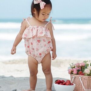 Wild Wawa strawberry crochet bubble